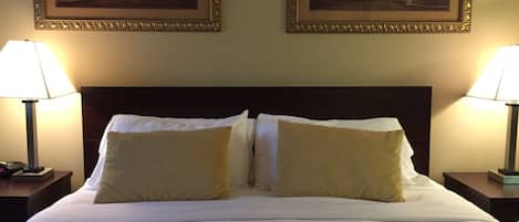 Standard Room, 1 King Bed