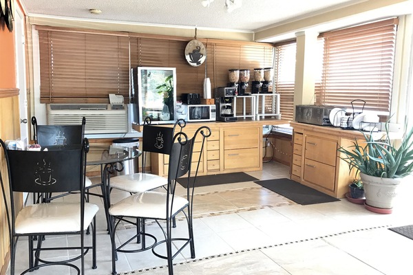 Breakfast area