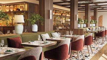 Daily cooked-to-order breakfast (EUR 27 per person)