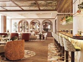 Reggeli, ebéd és vacsora, kilátás a medencékre 