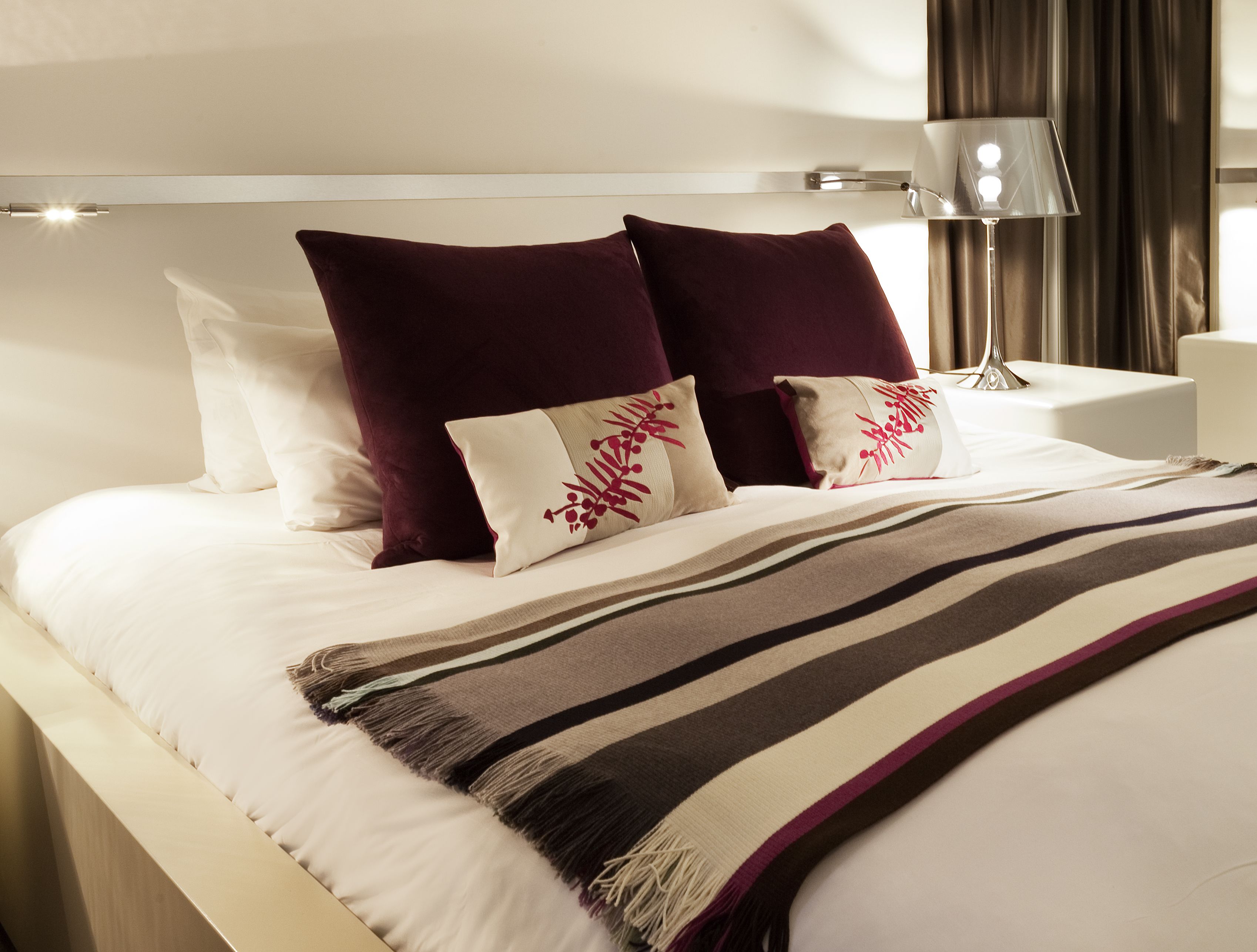 junior suite, 1 king bed, pool view | premium bedding, minibar, in-room safe, individually decorated