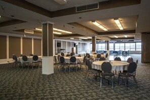 Banquet hall - Highliner Hotel & Conference Centre (Prince Rupert)