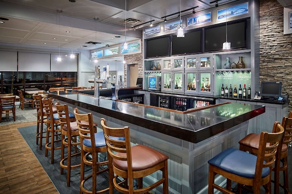 Suite - 1 kingsize-seng - ikke-ryger - boblebad (with Sofabed) | Bar (på overnatningsstedet)