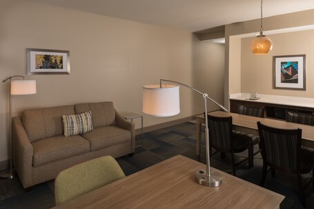 Hampton Inn Suites Asheville Biltmore Village - Image 33