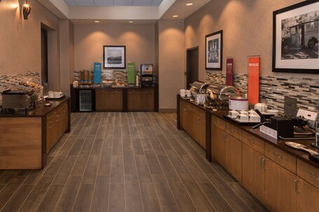 Hampton Inn Suites Asheville Biltmore Village - Image 26
