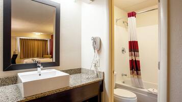 Combined shower/tub, free toiletries, hair dryer (on request), towels