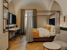 Ropa de cama hipoalergénica y minibar