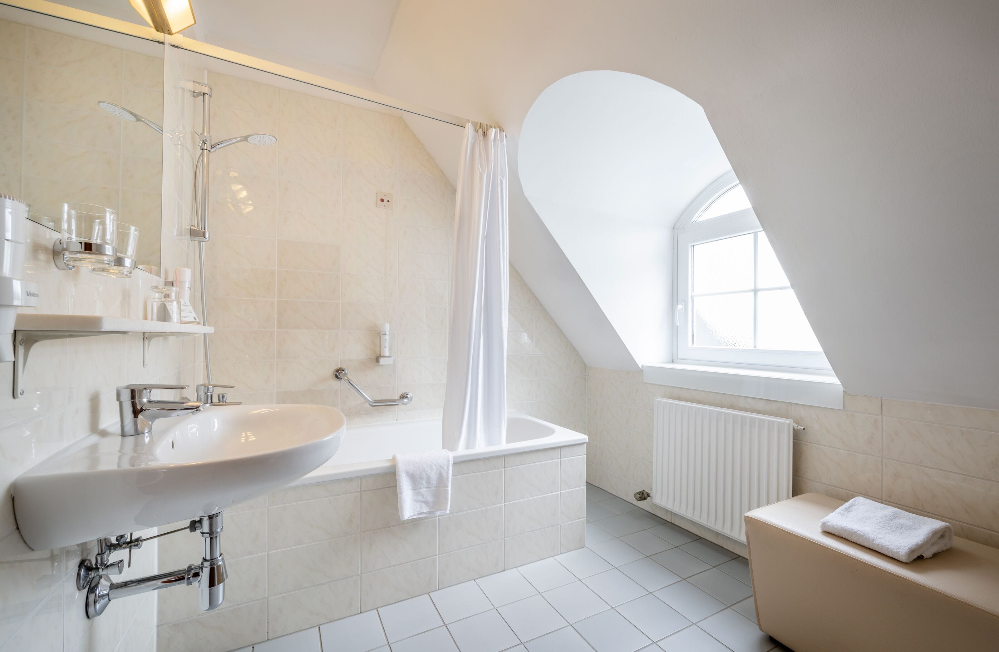 1 bedroom, egyptian cotton sheets, premium bedding, minibar