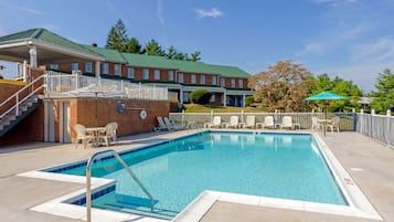 Seasonal outdoor pool