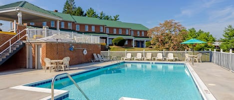 Seasonal outdoor pool