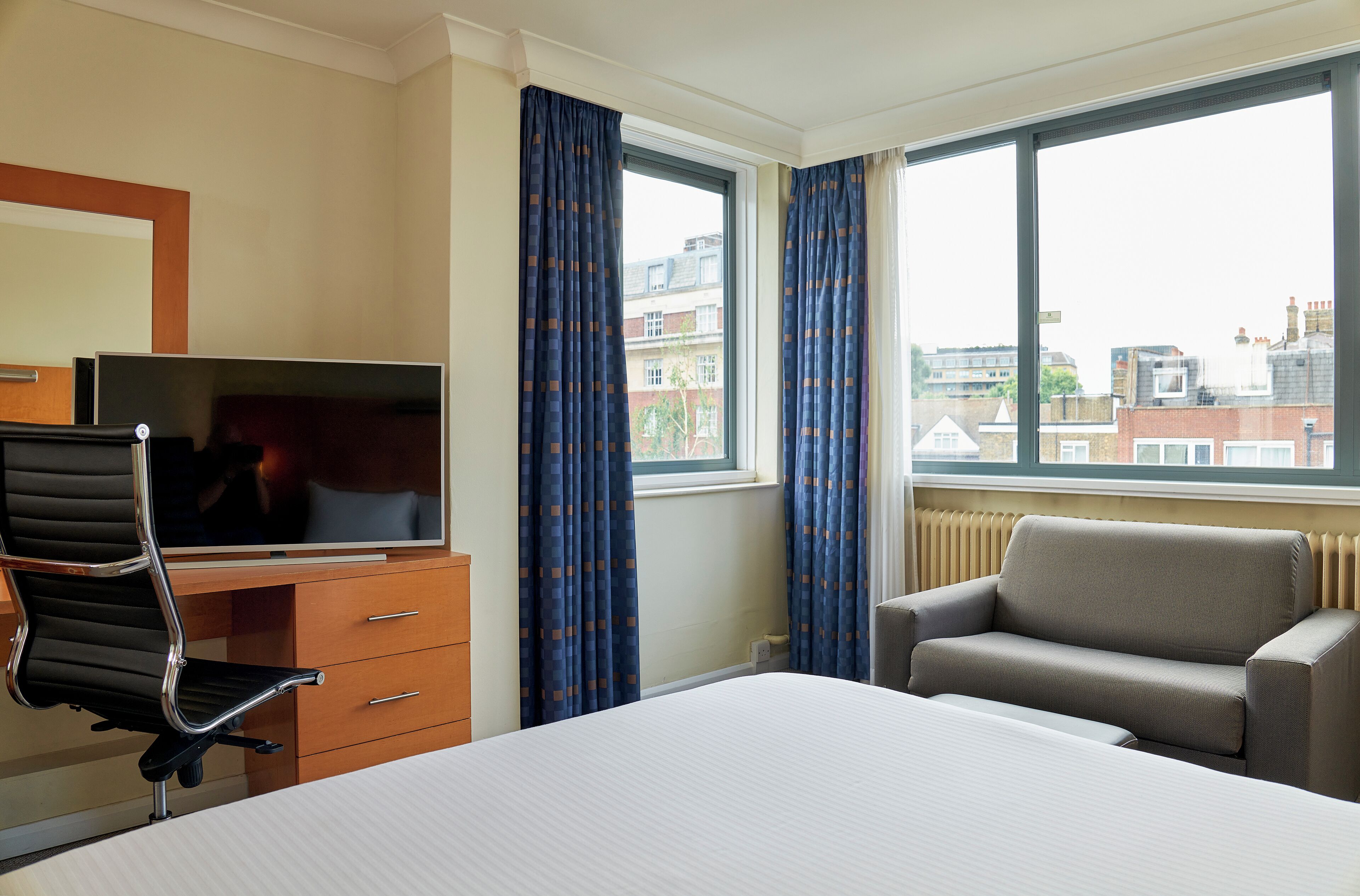 standard room, 1 double bed with sofa bed | in-room safe, desk, laptop workspace, blackout curtains