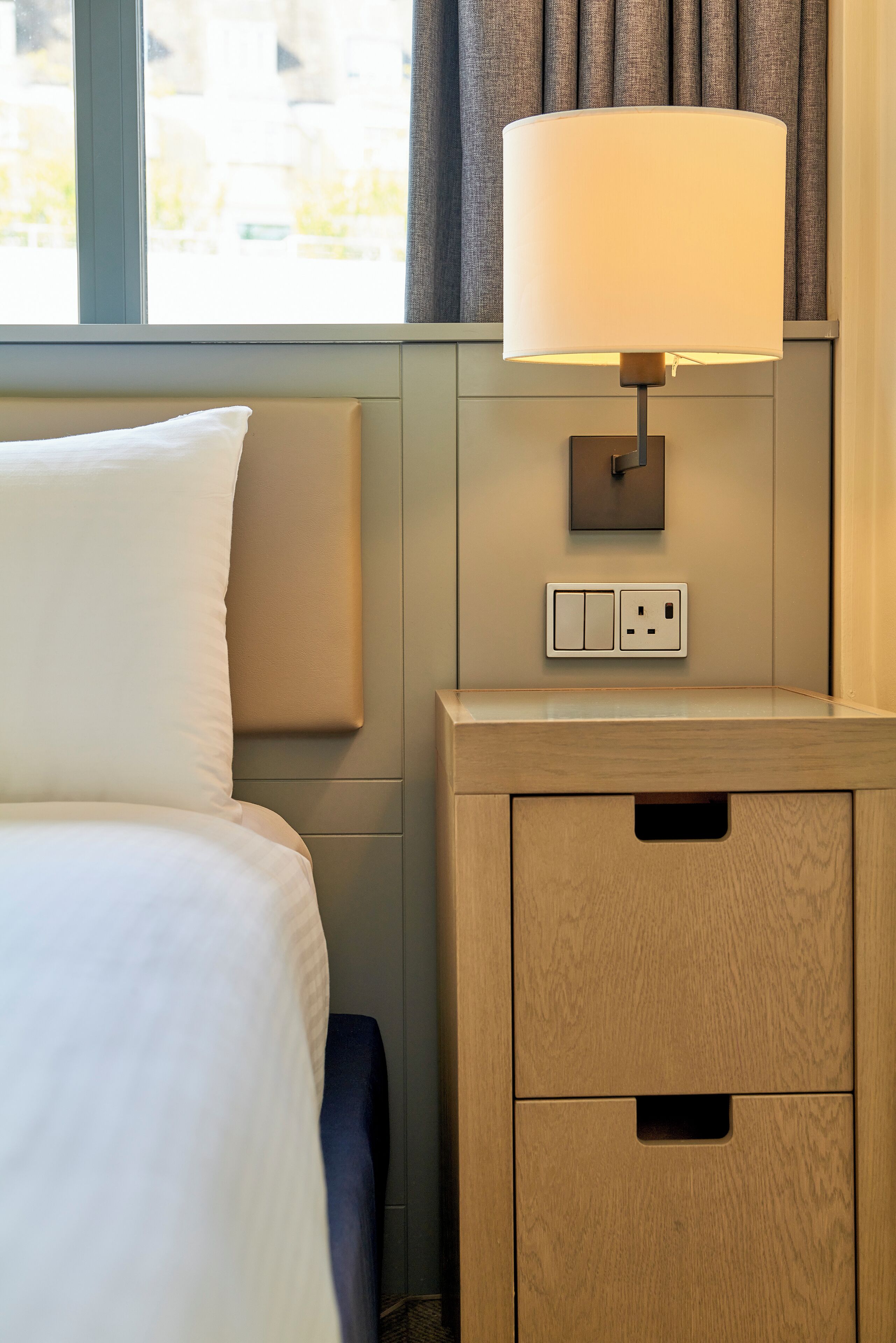 Standard Room, 1 Double Bed | In-room safe, desk, laptop workspace, blackout drapes