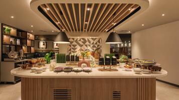 Engelsk frokost hver dag (GBP 25.95 per person)