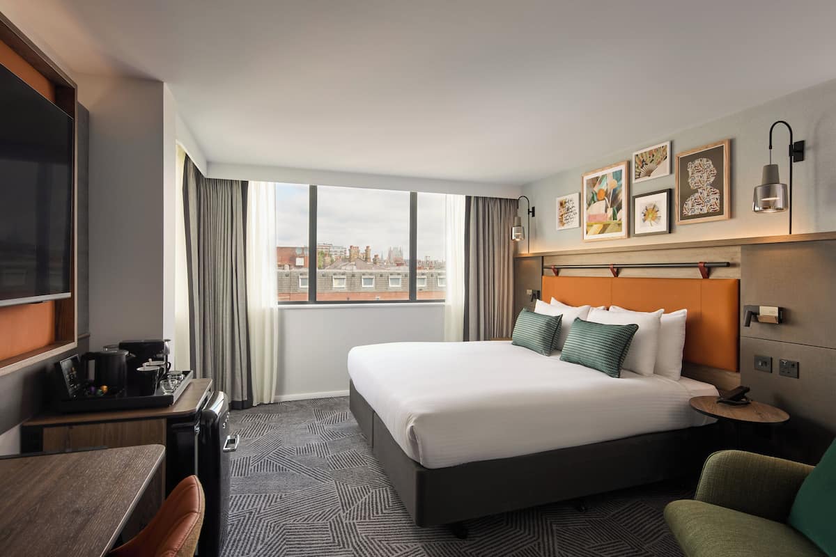 In-room safe, desk, laptop workspace, blackout drapes