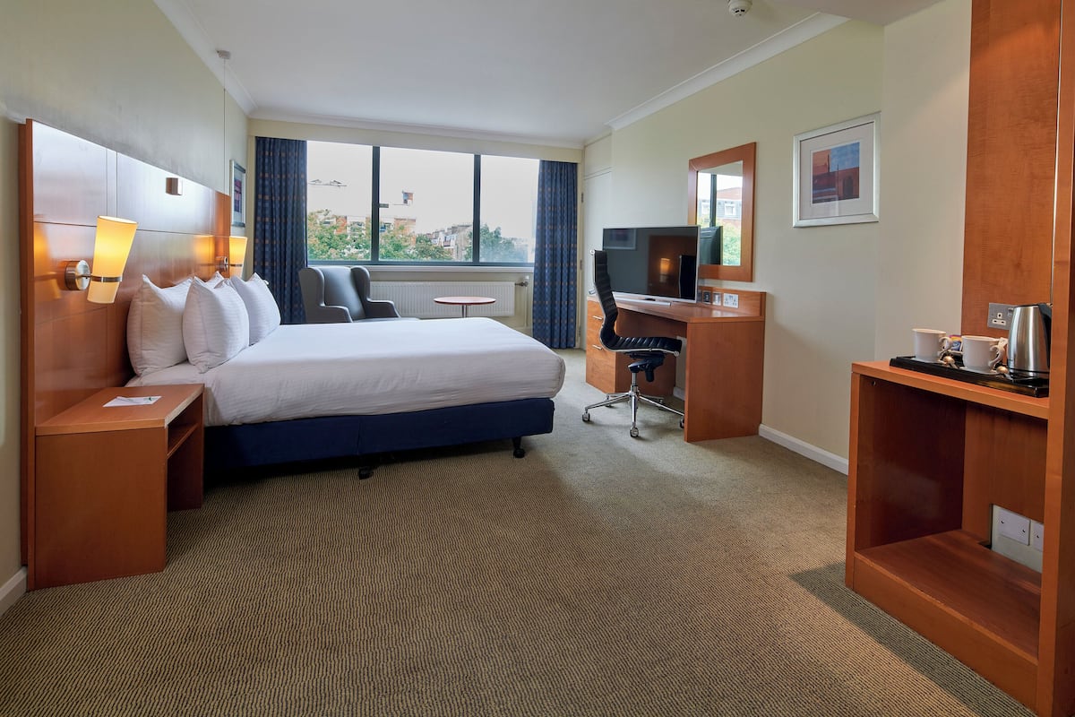 Standard Room, 1 Double Bed, Accessible | In-room safe, desk, laptop workspace, blackout curtains