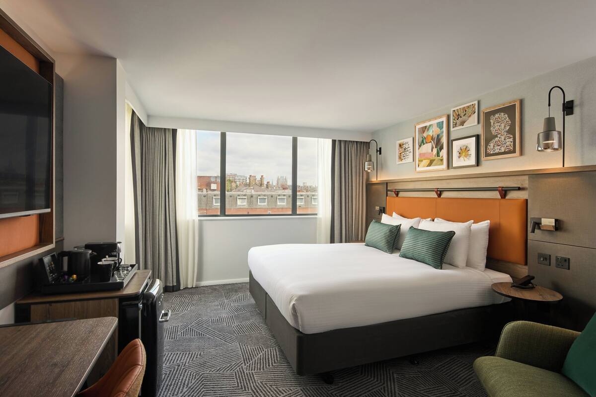 In-room safe, desk, laptop workspace, blackout drapes