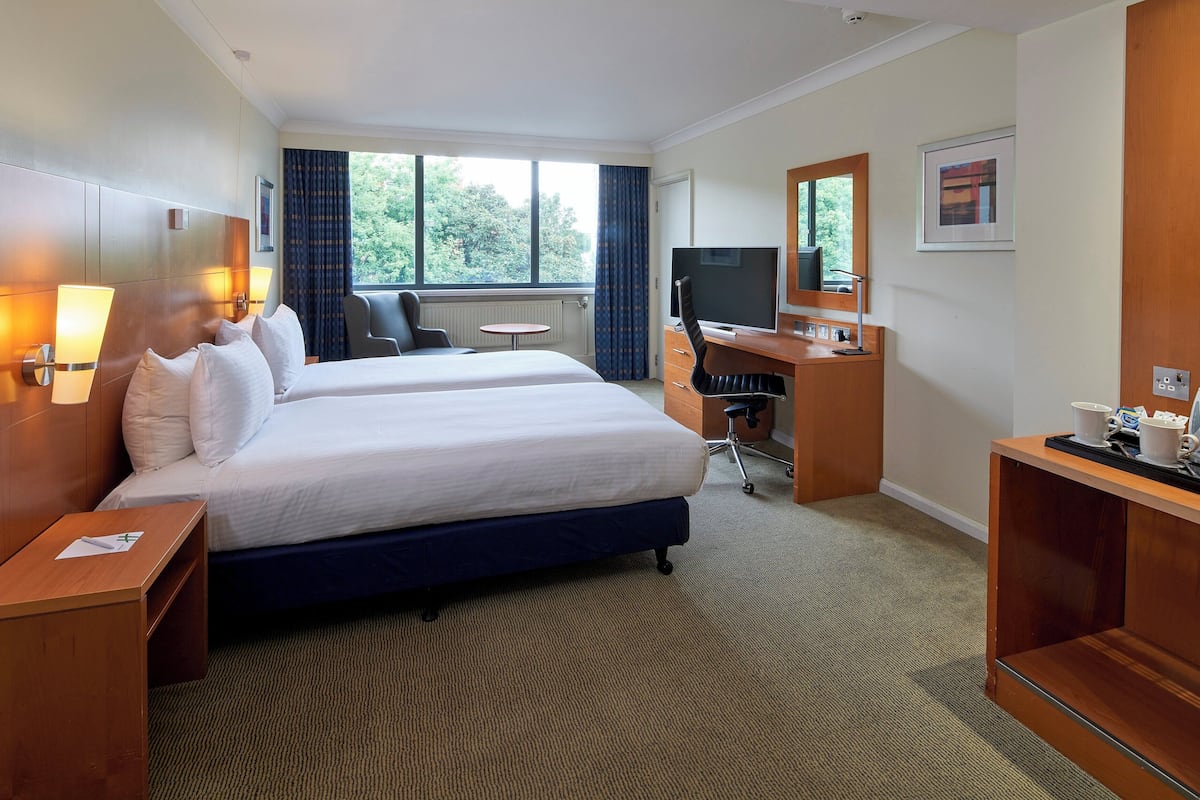Standard Room, 2 Single Beds, Accessible | In-room safe, desk, laptop workspace, blackout curtains