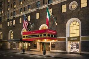Building design - The Michelangelo New York (New York)