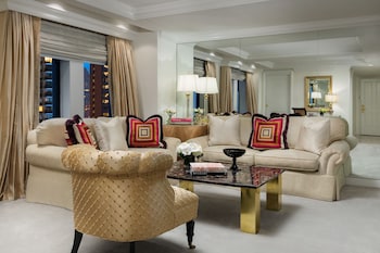 Grand Suite, 1 Bedroom | Premium bedding, minibar, in-room safe, desk at The Michelangelo New York