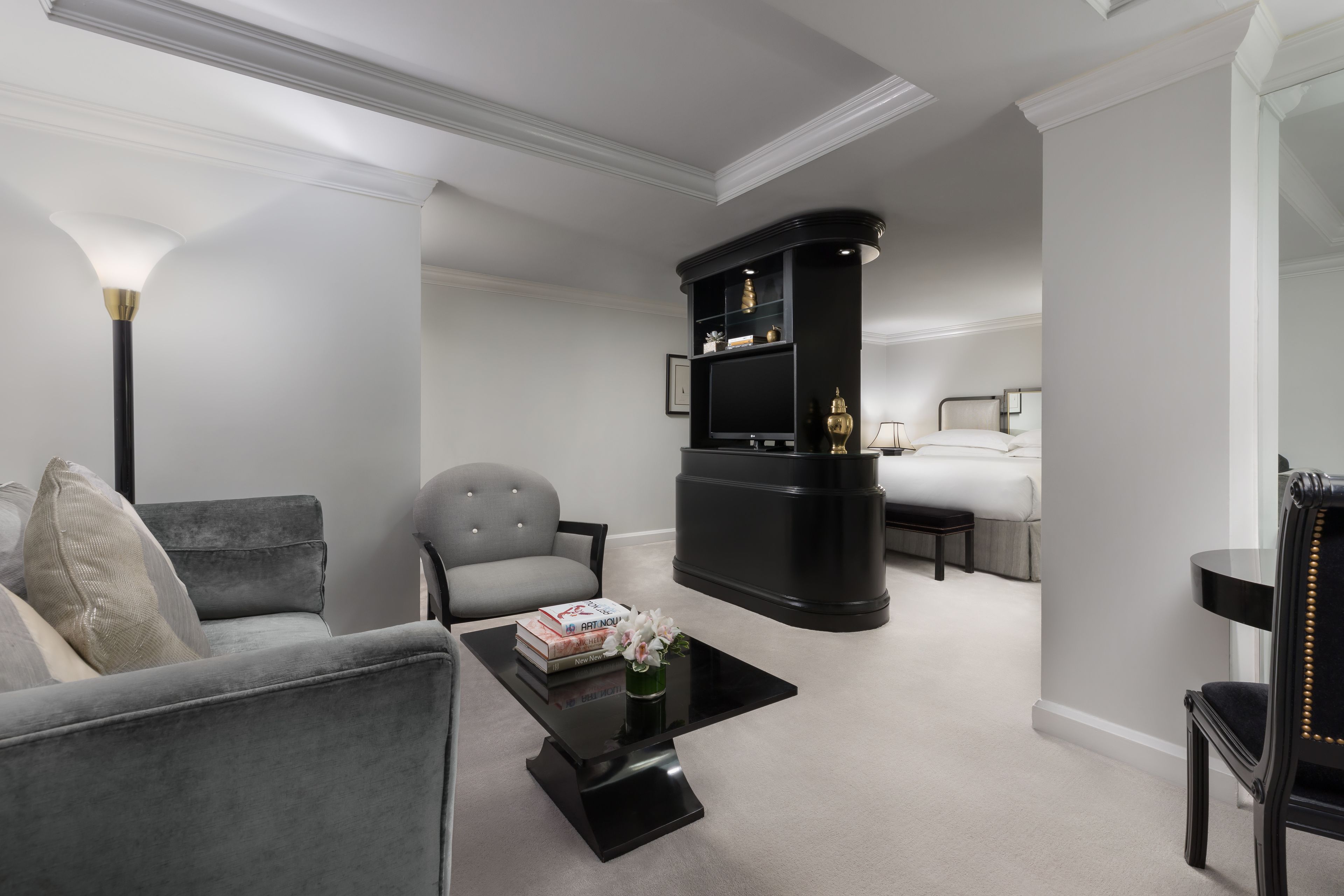 junior suite, 1 king bed | premium bedding, minibar, in-room safe, desk