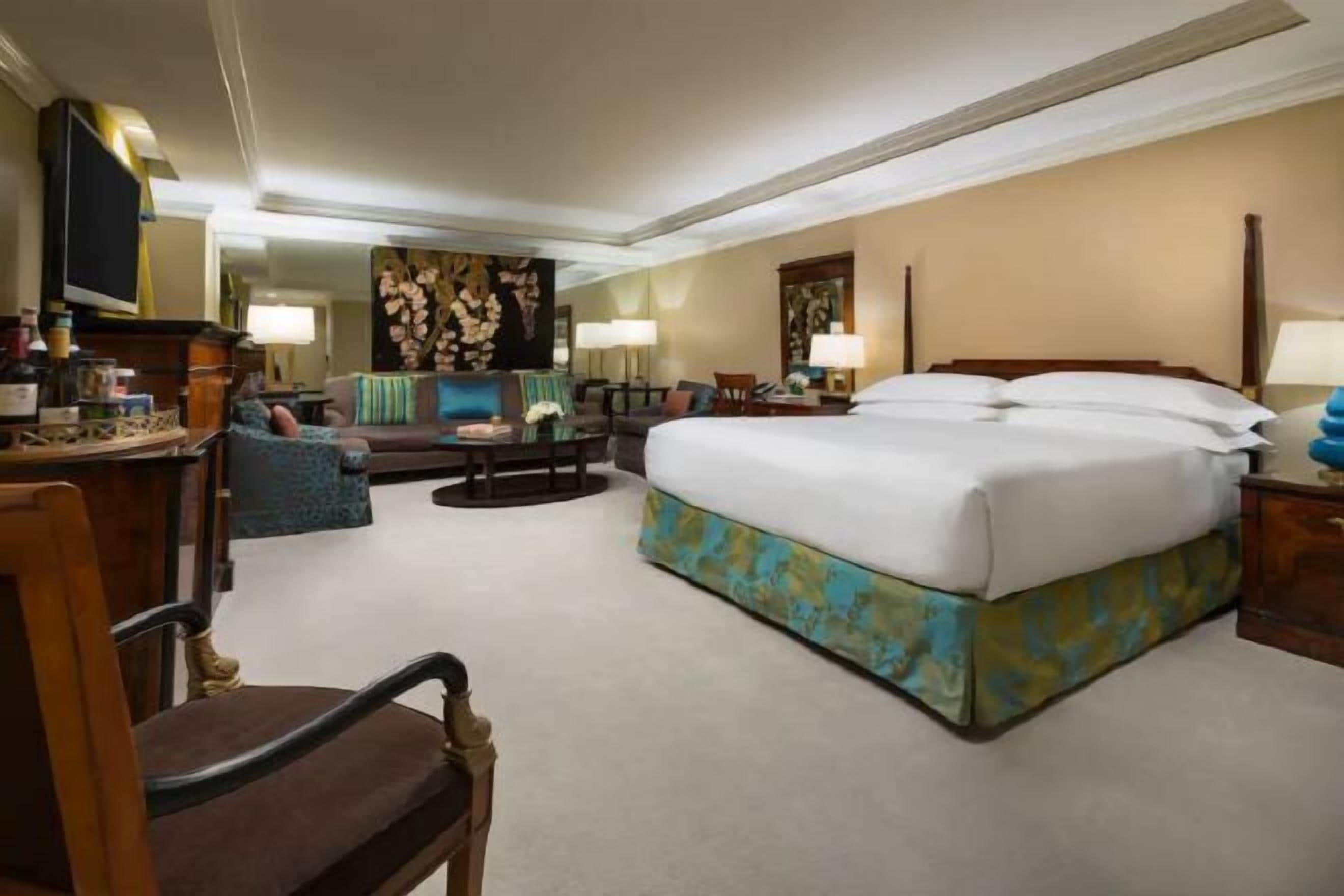 Premium bedding, minibar, in-room safe, desk