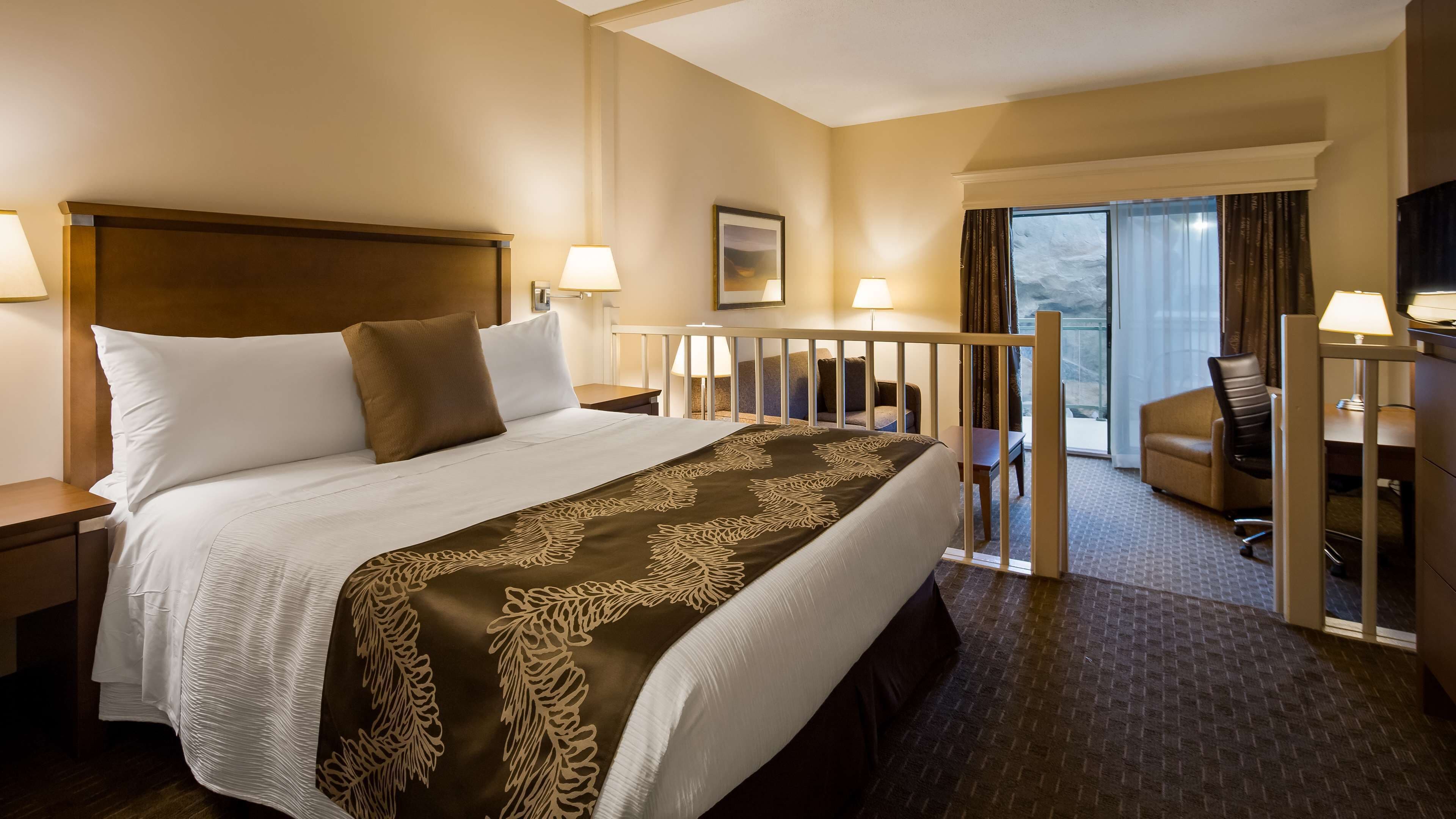 1 bedroom, premium bedding, in-room safe, desk