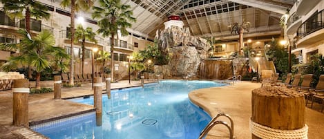 Indoor pool, pool loungers