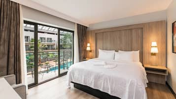 Suite, 1 King Bed, Non Smoking, Balcony (Atrium View;Separate Living Room) | Premium bedding, in-room safe, desk, blackout curtains