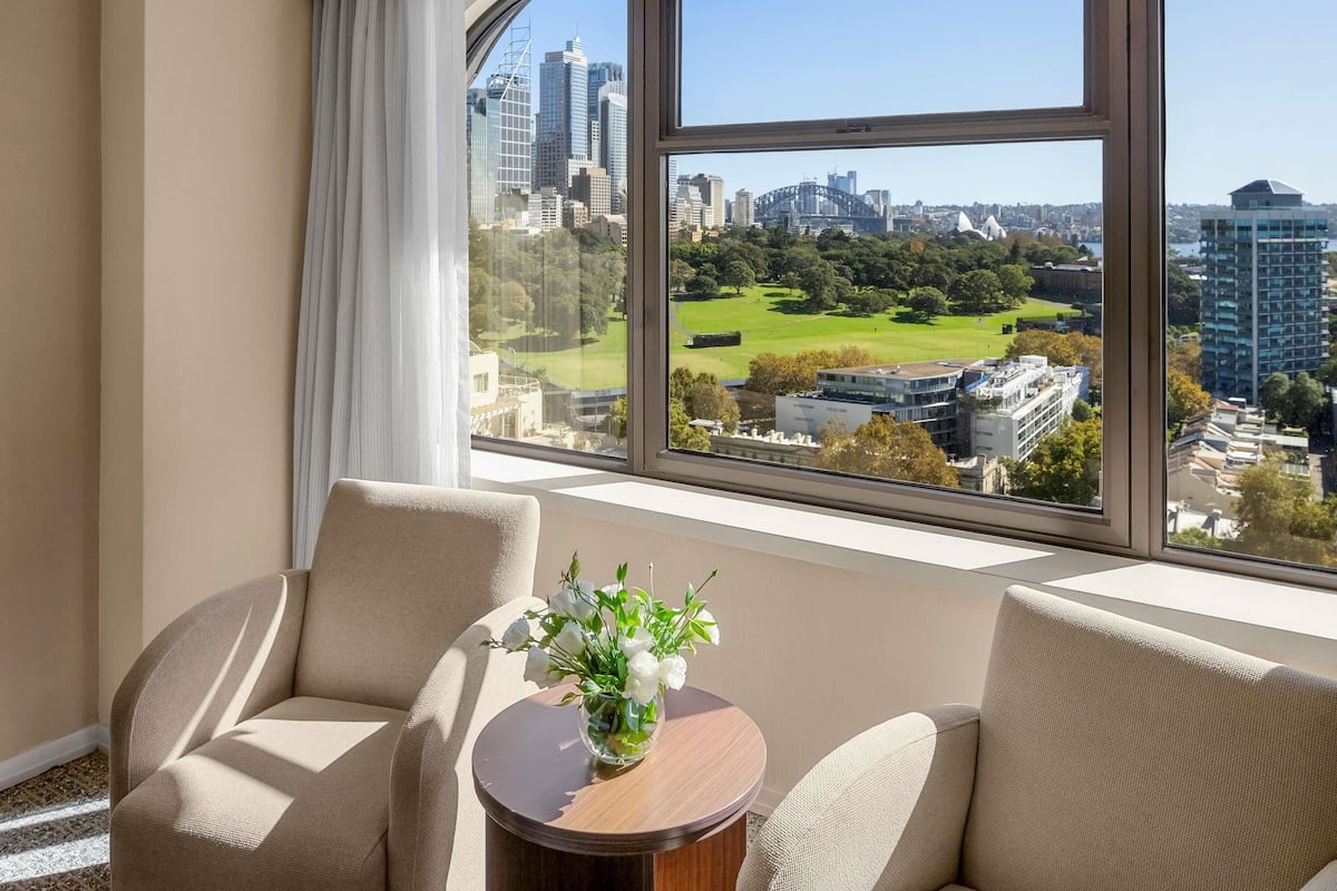 Quarto luxo, 1 cama King, vista para o porto | Cofres nos quartos, escrivaninha, ferros/tábuas de passar roupa