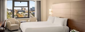 Deluxe-Zimmer, 2Â Queen-Betten | Zimmersafe, Schreibtisch, BĂŒgeleisen/BĂŒgelbrett, Zustellbetten