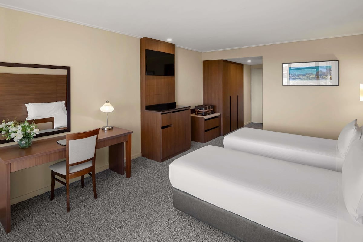 Deluxe Room, 1 King Bed (City Side) | In-room safe, desk, iron/ironing board, rollaway beds