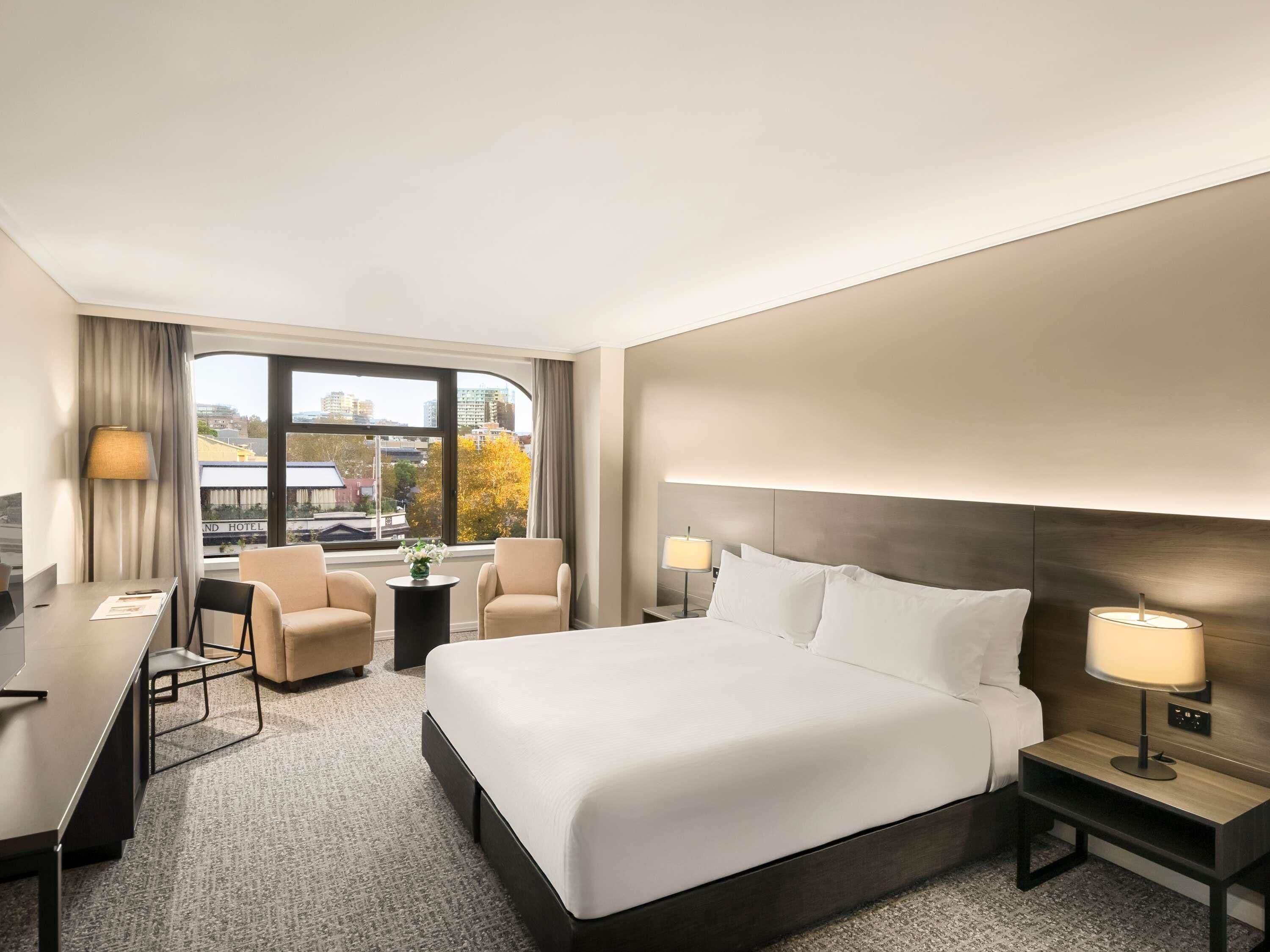 Habitación estándar, 1 cama King size | Caja de seguridad en la habitación y escritorio 