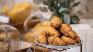 Daily continental breakfast (AUD 42 per person)
