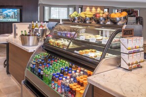 Breakfast and dinner served  - Courtyard by Marriott Baltimore BWI Airport (Linthicum Heights)