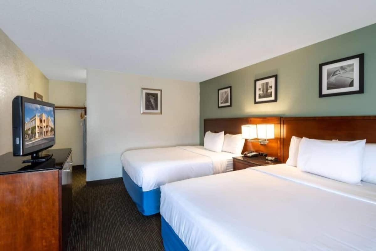 Desk, iron/ironing board, free WiFi, bed sheets