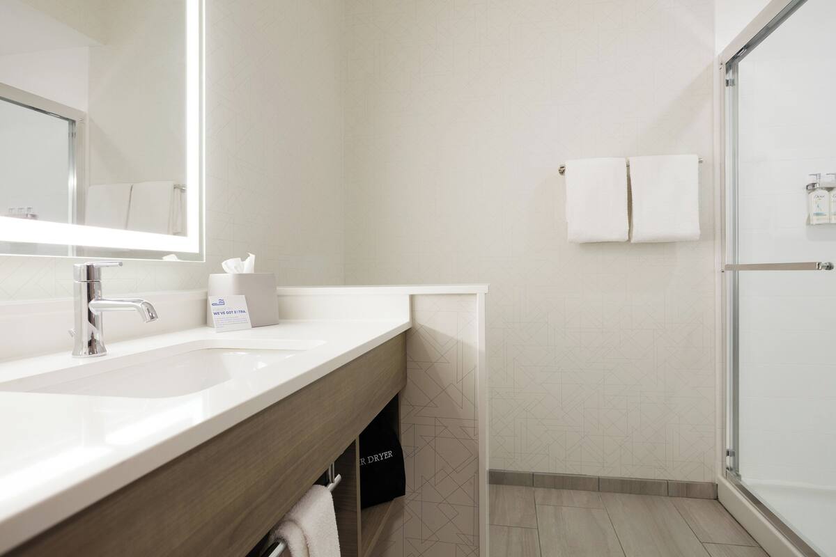 Standard Room, 1 King Bed with Sofa bed | 1 bedroom, desk, iron/ironing board, free WiFi