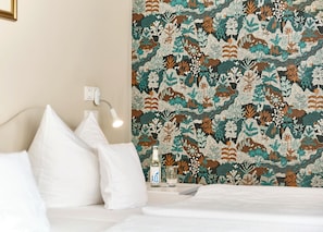 Junior Suite | In-room safe, soundproofing, iron/ironing board, free WiFi