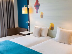 Superior Room, 2 Single Beds | Premium bedding, minibar, in-room safe, desk