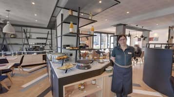 Daily buffet breakfast (EUR 17 per person)