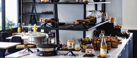 Lunch and dinner served, French cuisine