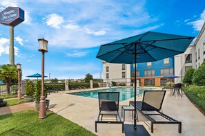 Pool - Hampton Inn & Suites Tifton (Tifton)