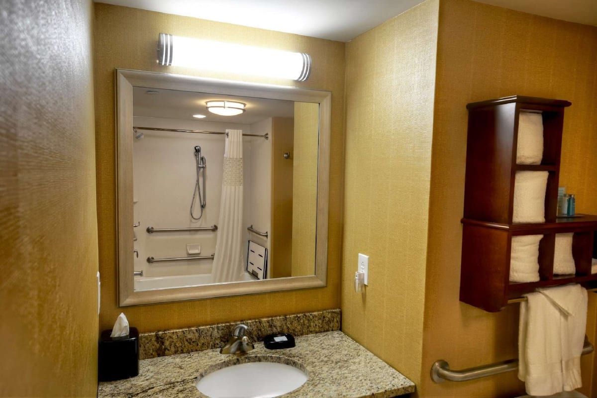Room, 1 King Bed, Accessible | Bathroom | Hair dryer, towels