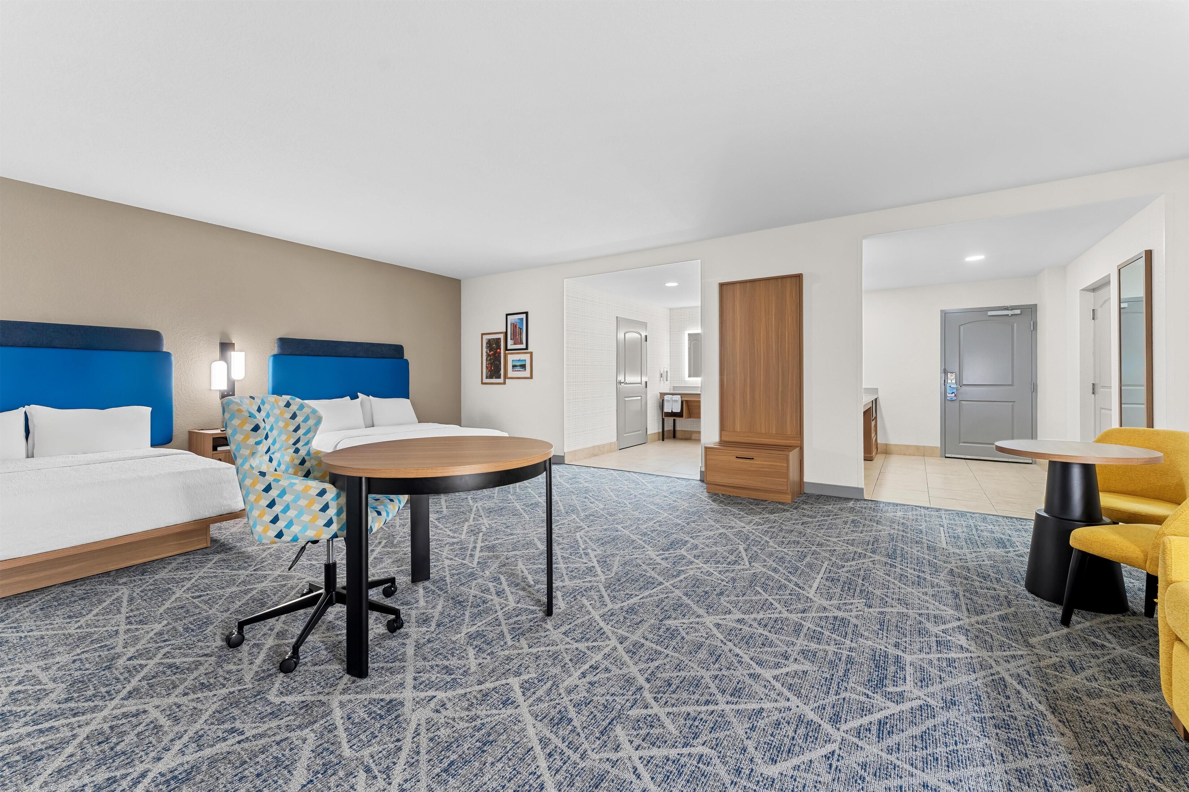 Studio, Accessible, Non Smoking | Laptop workspace, blackout curtains, iron/ironing board