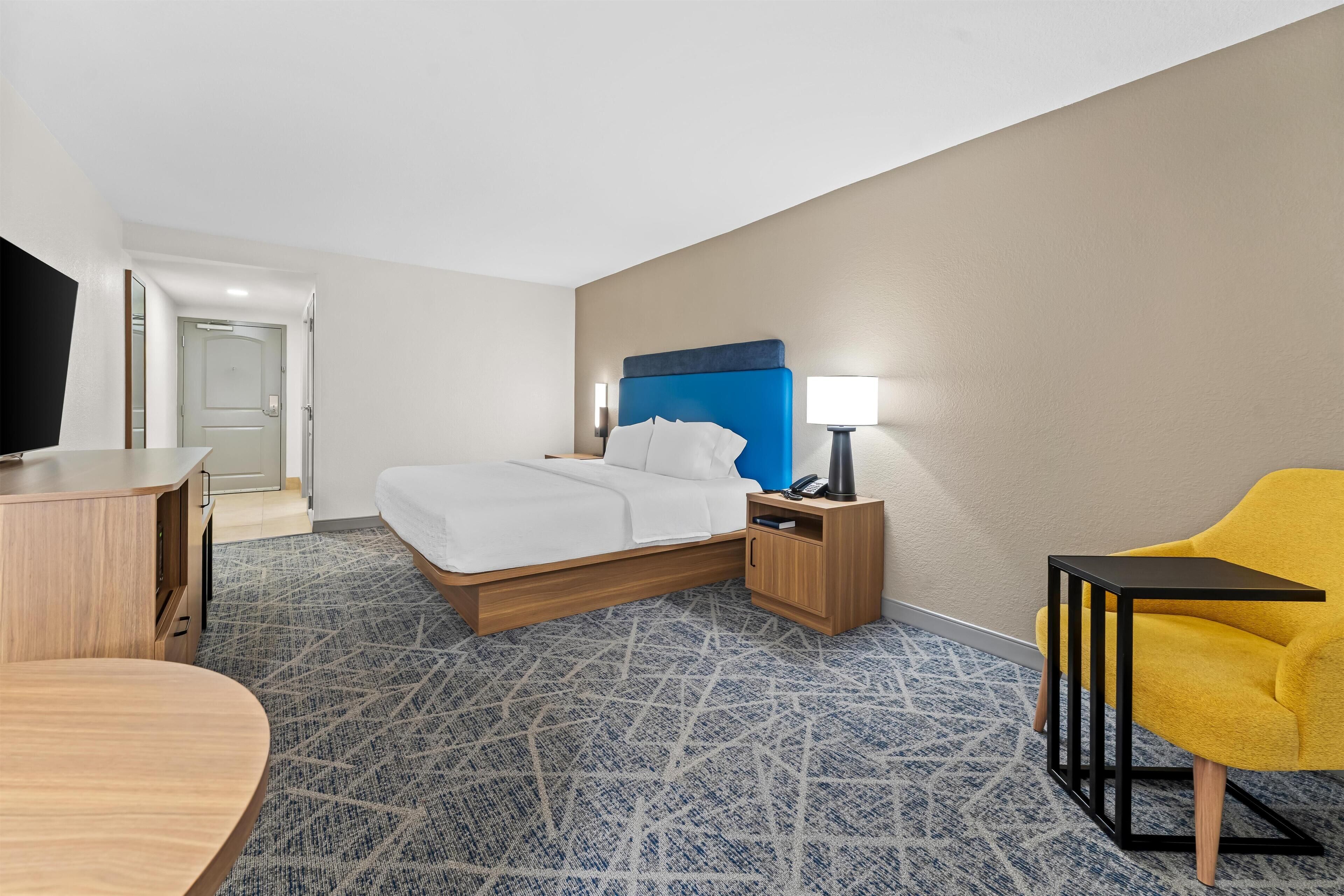 One King Bed | Laptop workspace, blackout curtains, iron/ironing board