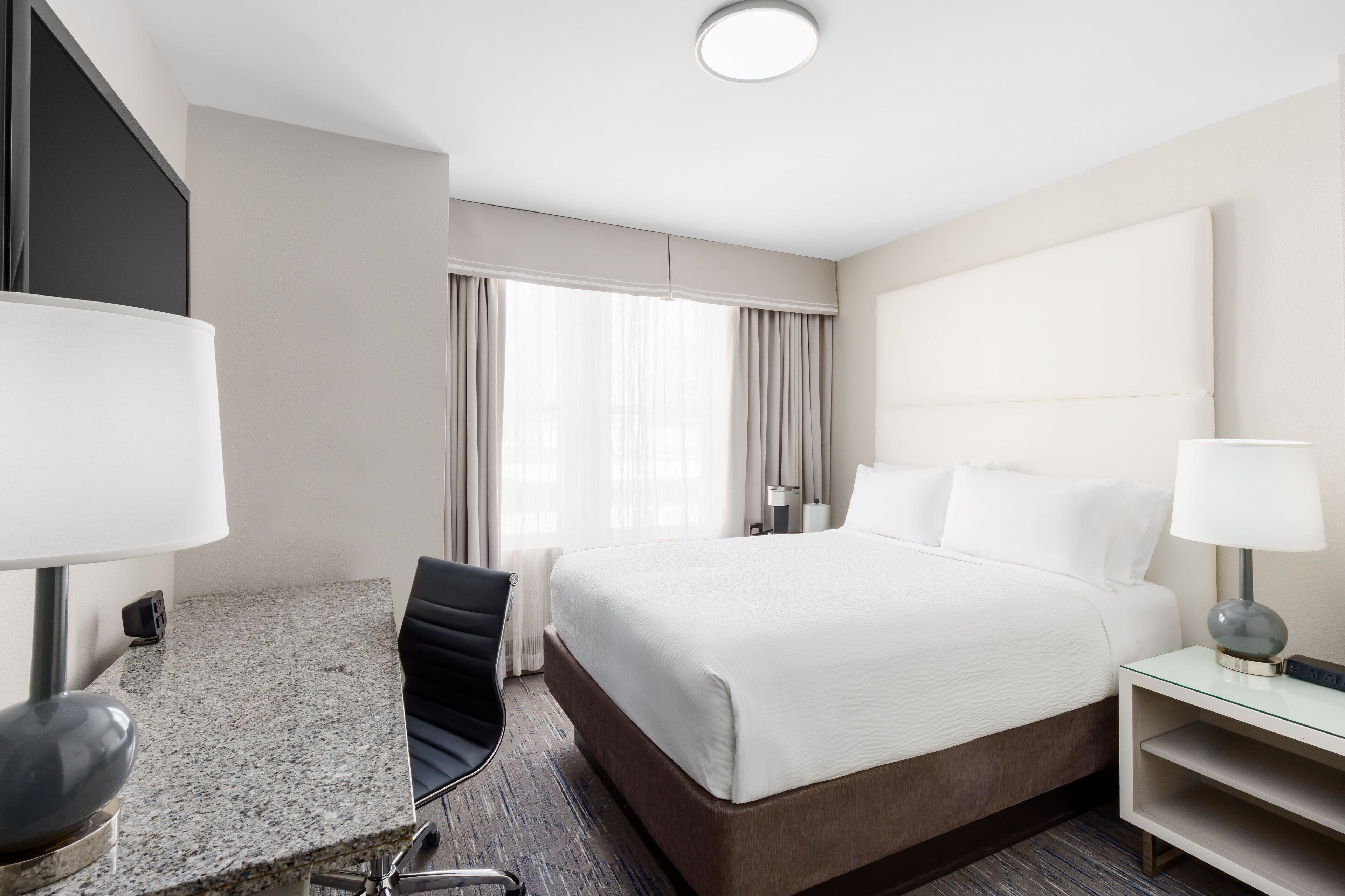 Photo - Holiday Inn Express Chicago - Magnificent Mile by IHG