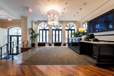 Holiday Inn Express Chicago Magnificent Mile, an IHG Hotel - Image 3