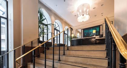 Holiday Inn Express Chicago - Magnificent Mile by IHG