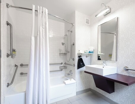 Holiday Inn Express Chicago Magnificent Mile, an IHG Hotel - Image 5