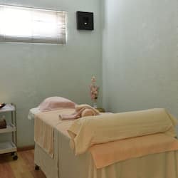 Tratamientos corporales, aromaterapia y masajes con piedras calientes