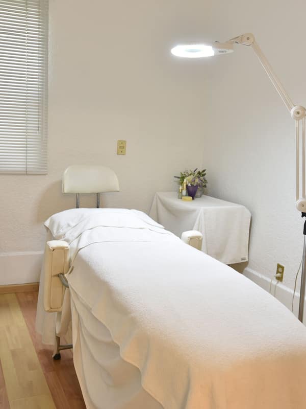 Tratamientos corporales, aromaterapia y masajes con piedras calientes
